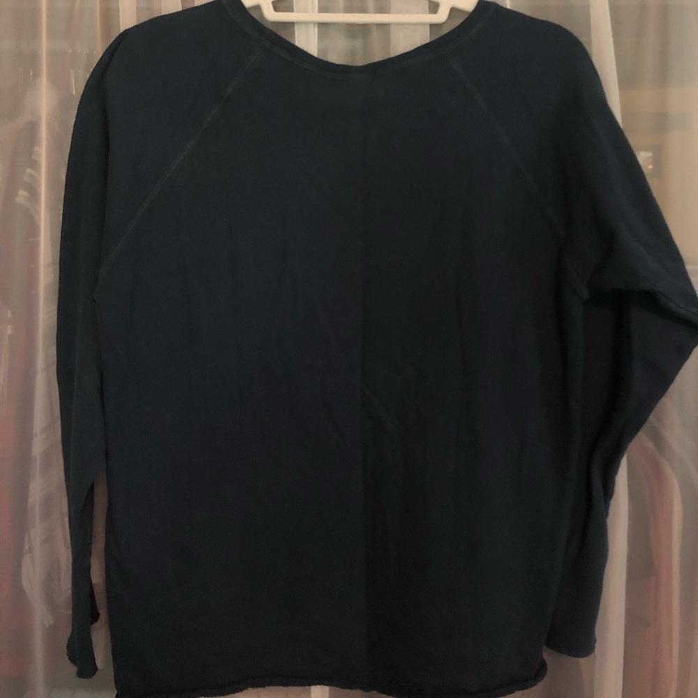 crew neck - Picture 2 of 3